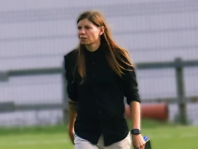 Urška Žganec vodi ŽNK Ljubljana in je trenutno edina trenerka v ligi. - Golavt