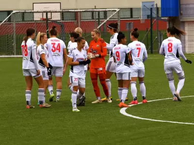 Dominantna predstava Sare Makovec in zmaga Mure v Velesovem - Golavt