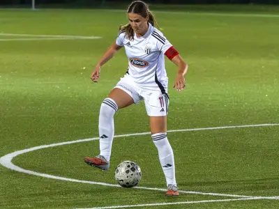 Mura je z zmago 3:0 proti Primorju dva kroga pred koncem prvenstva postala državna prvakinja. Ana Milović je k uspehu prispevala dva zadetka. - Golavt